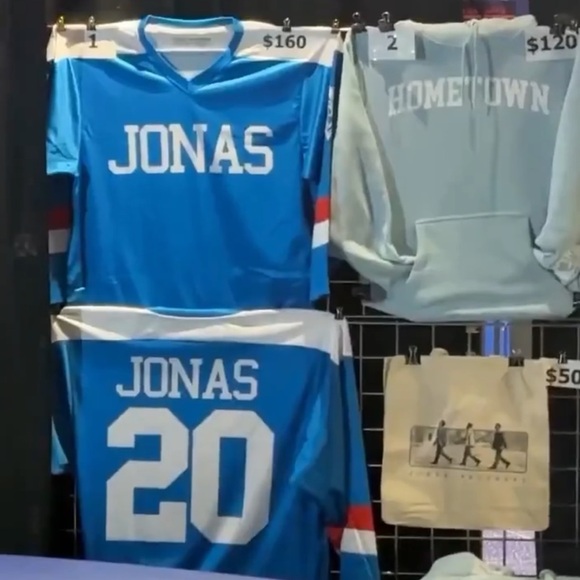 BRAND NEW JONAS BROTHERS TOUR MERCH - Picture 1 of 4